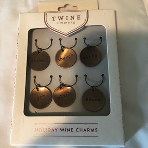 💚 5 for $15! 💚 Twine Stamped Holiday Wine Charms